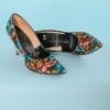 Paire de chaussures en satin de soie imprimé