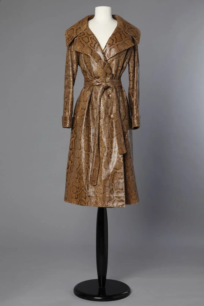 n17_manteau_serpent_1970_pic001