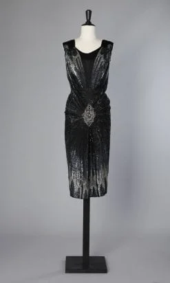 n47_robe_1920_satin_noir_pailletee_pic008