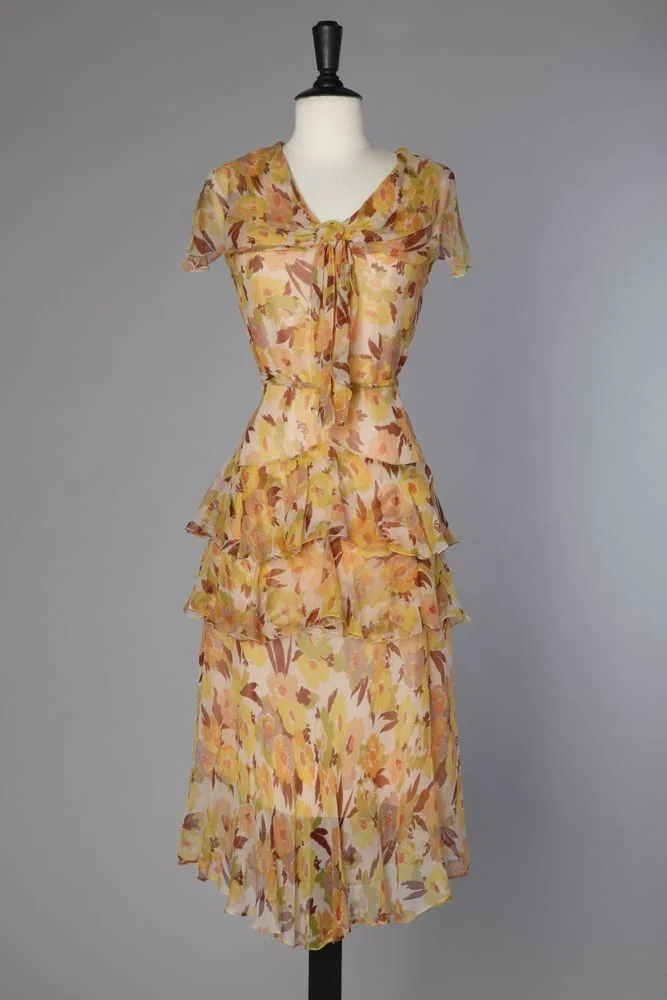 Robe en mousseline 1930 fleurie à double volants
