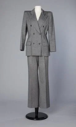 Tailleur pantalon Couture en lainage gris griffé Givenchy