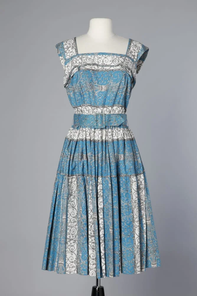 Robe en coton bleu et blanc imprimé gris