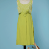 Robe 1960 en crêpe vert brodée de perles blanches