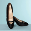 Paire d'escarpins en satin noir et talons strassés 1930