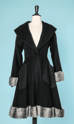 Manteau en lainage noir et fausse fourrure grise