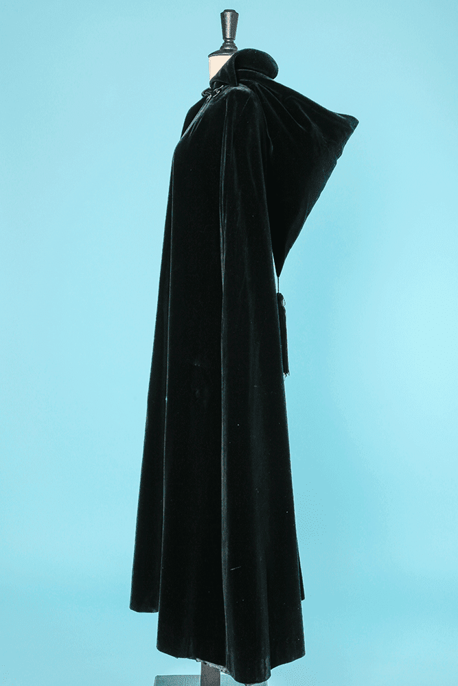 Cape en velours noir vintage Jean Patou – Image 3