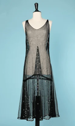 Robe 1925 en tulle noir incrusté de petits strass en cercle