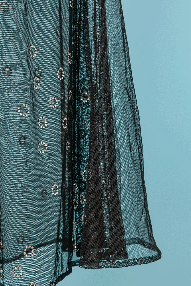 Robe 1925 en tulle noir incrusté de petits strass en cercle – Image 2