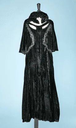 Robe et cape 1930 en panne de velours noir incrusté de strass