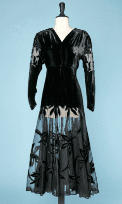 Robe 1950 en velours de soie et tulle de coton incrusté de motifs