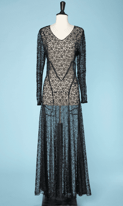 Robe longue en dentelle noire 1930