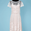 Robe 1920 en tulle blanc brodé de lacets blancs