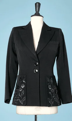 Veste en lainage noir brodé de raphia sur les poches