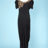 Robe longue en crêpe noir 1940 avec encolure brodée