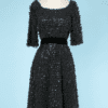 Robe 1960 à multis volants de dentelles et paillettes noires