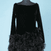 Robe 1980 - 1990 en velours noir et plumes d'autruches Yves Saint Laurent