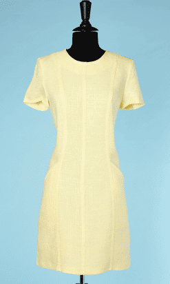 Robe en lin jaune pâle 1980 - 1990 épaulée griffée Yves Saint Laurent
