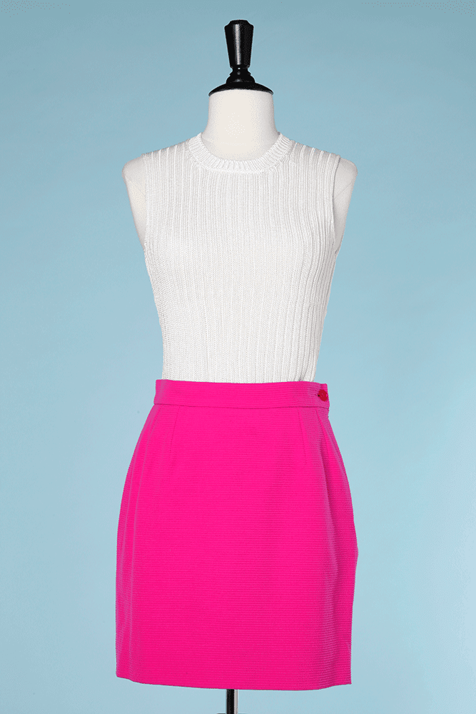 Mini jupe en lainage rose shocking griffée Yves Saint Laurent