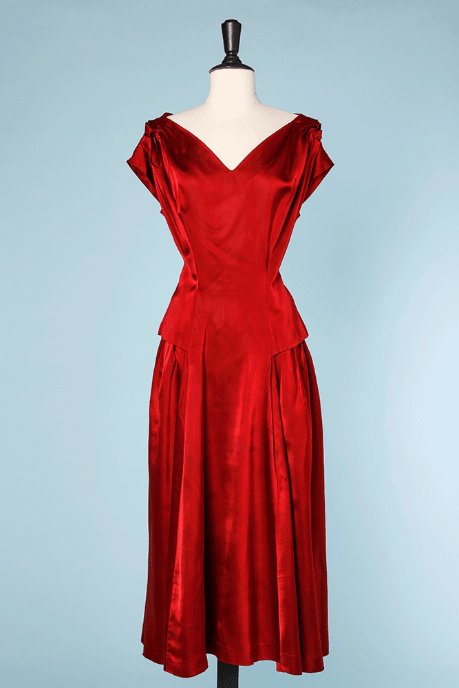 Robe 1950 en satin bordeaux