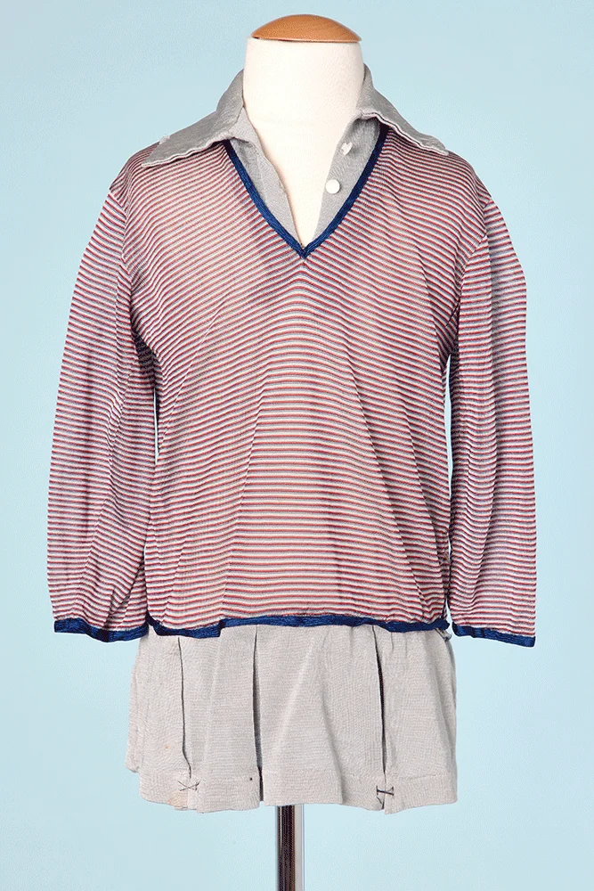 Robe en jersey de soie 1920 de fillette grise et rouge
