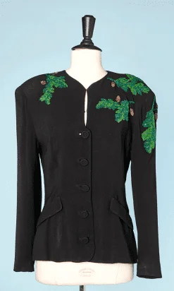 Veste en crêpe noir 1940 brodée de motifs de feuilles et glands en perles