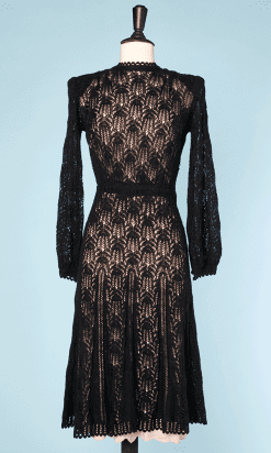 Robe tricoté main en laine noire 1940
