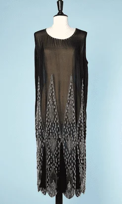 Robe 1925 en mousseline noire brodée de perles de verre transparentes