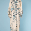 Kimono en soie écrue imprimé floral gris et bleu