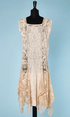 Robe 1920 en linon brodé et tulle brodé