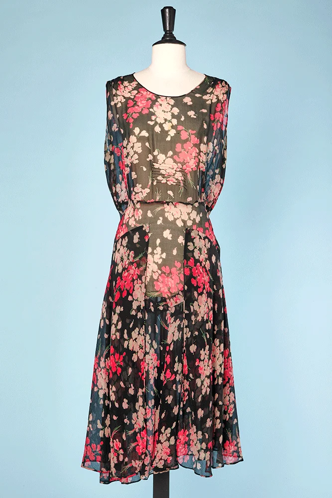 Robe en mousseline noire 1930 imprimée de bouquets de fleurs roses