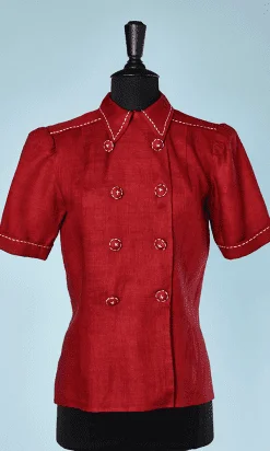 Chemisier en lin rouge surpiqué blanc 1940