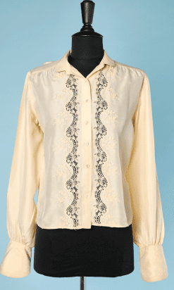Chemisier 1930 en soie ivoire incrusté de dentelle et applications de dentelles