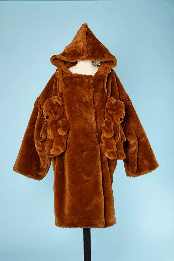 Manteau en fausse fourrure et nounours Jean Charles de Castel Baljac 1989