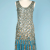Robe charleston 1925 en tulle entièrement brodée de paillettes or et bleu
