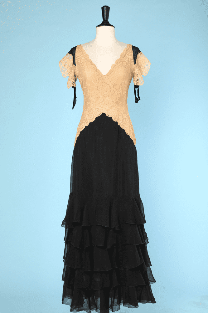 Robe longue 1930 en mousseline noire et dentelle beige