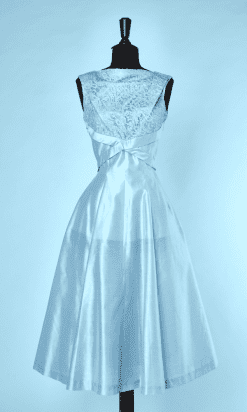 Robe de cocktail 1950 en faille et dentelle bleu ciel