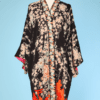 Kimono en soie noir imprimé de fleurs et motifs asiatiques