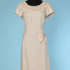 Robe 1960 en lin bis encolure en guipure strassée