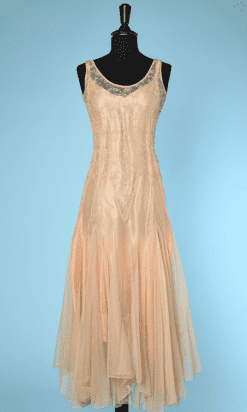 Robe longue 1930 en tulle ivoire brodé et fond en satin