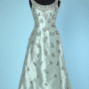 Robe longue 1960 en soie sauvage bleu brodée