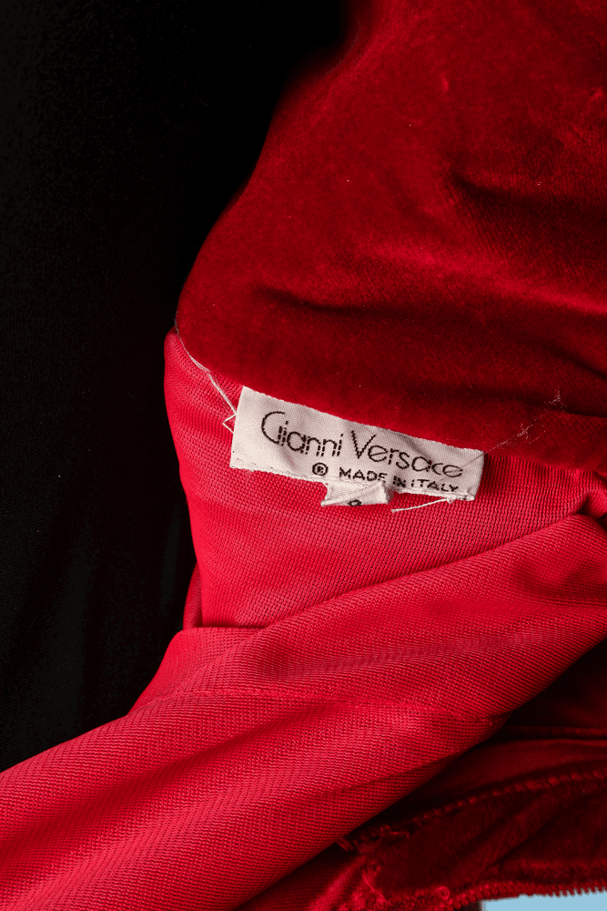 Jupe crayon vintage en velours perlé rouge Gianni Versace – Image 5