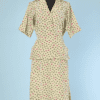 Tailleur 1950 en rayonne jaune imprimé de papillons roses et verts