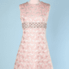Robe 1960 en soie rose et argent gaufré de cocktail et bande perlée