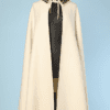 Cape 1970 en laine blanc et col en fourrure