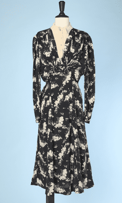 Robe 1940 en soie noire et blanche imprimée de fleurs