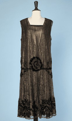 Robe 1925 en dentelle or et lamé or et incrustation de velours noir