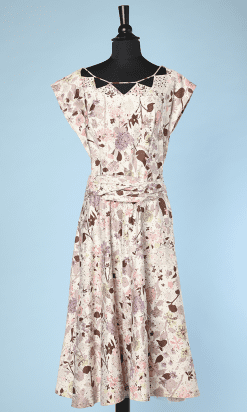 Robe 1950 en coton blanc imprimé et incrustée de strass