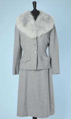 Tailleur 1950 en lainage bleu chiné et col en fourrure Wallaces