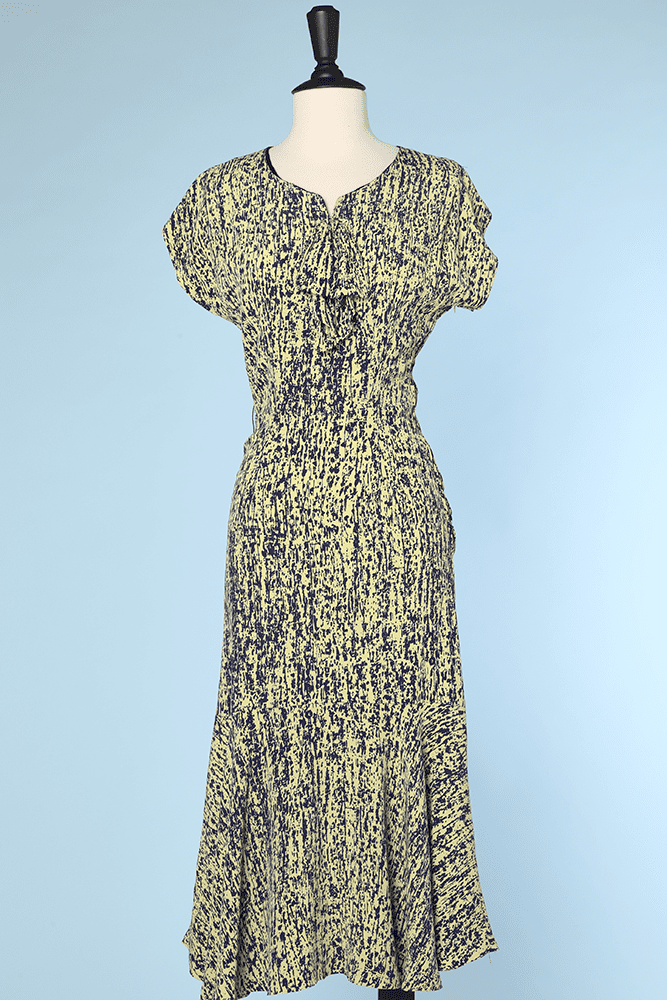 Robe 1940 en crêpe marine et jaune avec noeud sous col