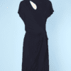 Robe 1940 en crêpe marine plissé haut et bas en biais